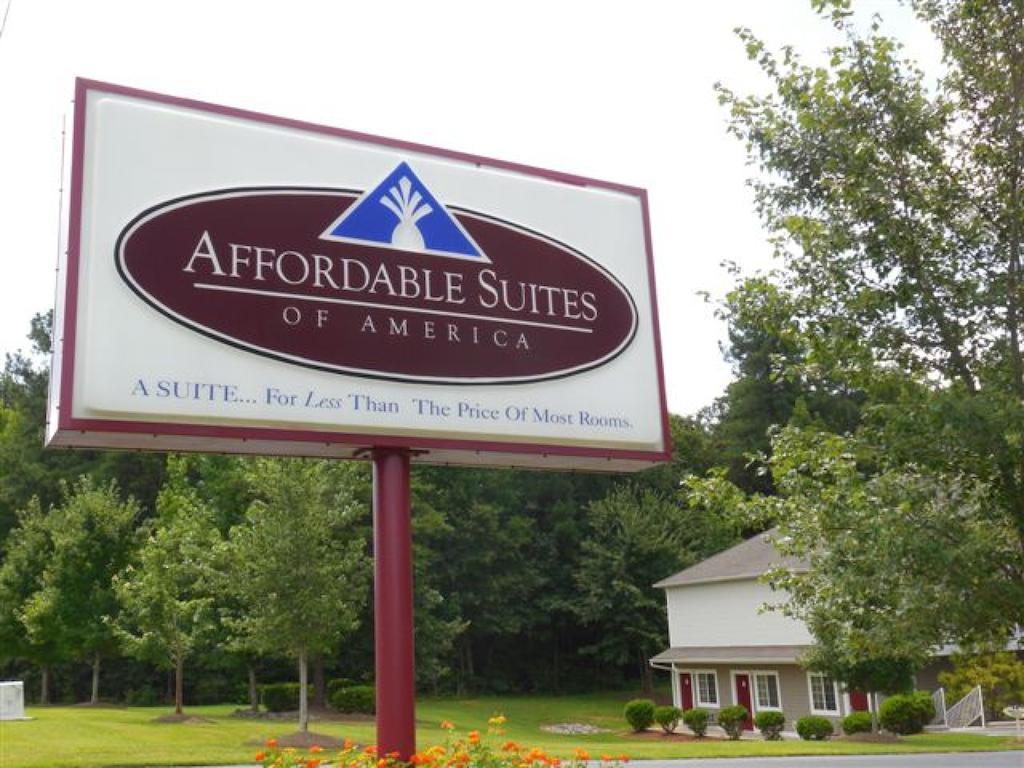Affordable Suites Шарлотсвилл Экстерьер фото